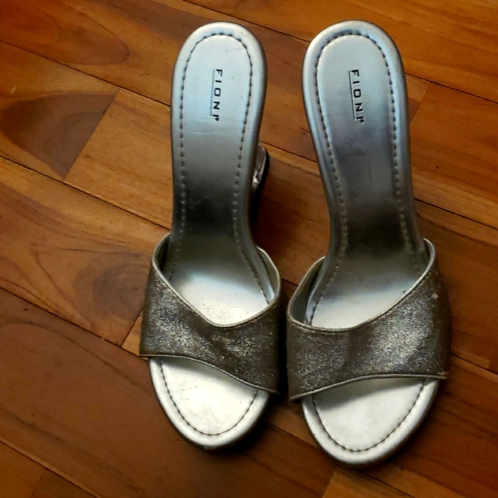 Fioni grey high heels size 8 1/2